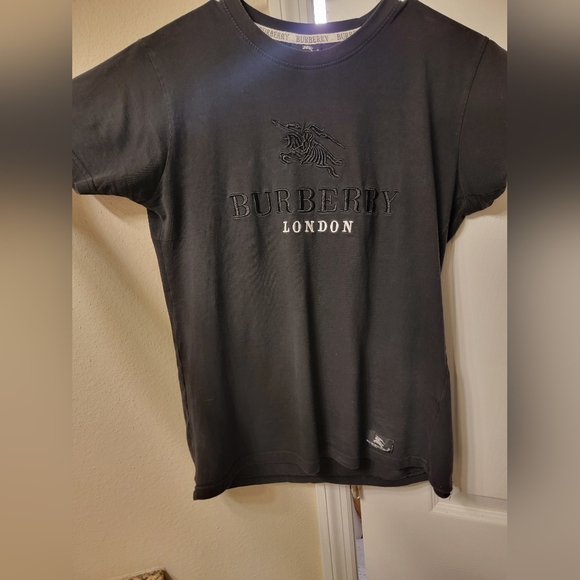 Women's Burberry London Size Small Black T-shirt - Picture 5 of 5